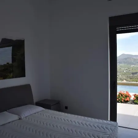 Stylish - Skylodge Villa